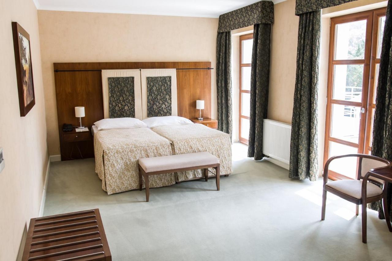 Hotel Pavla ピエシュチャニ エクステリア 写真