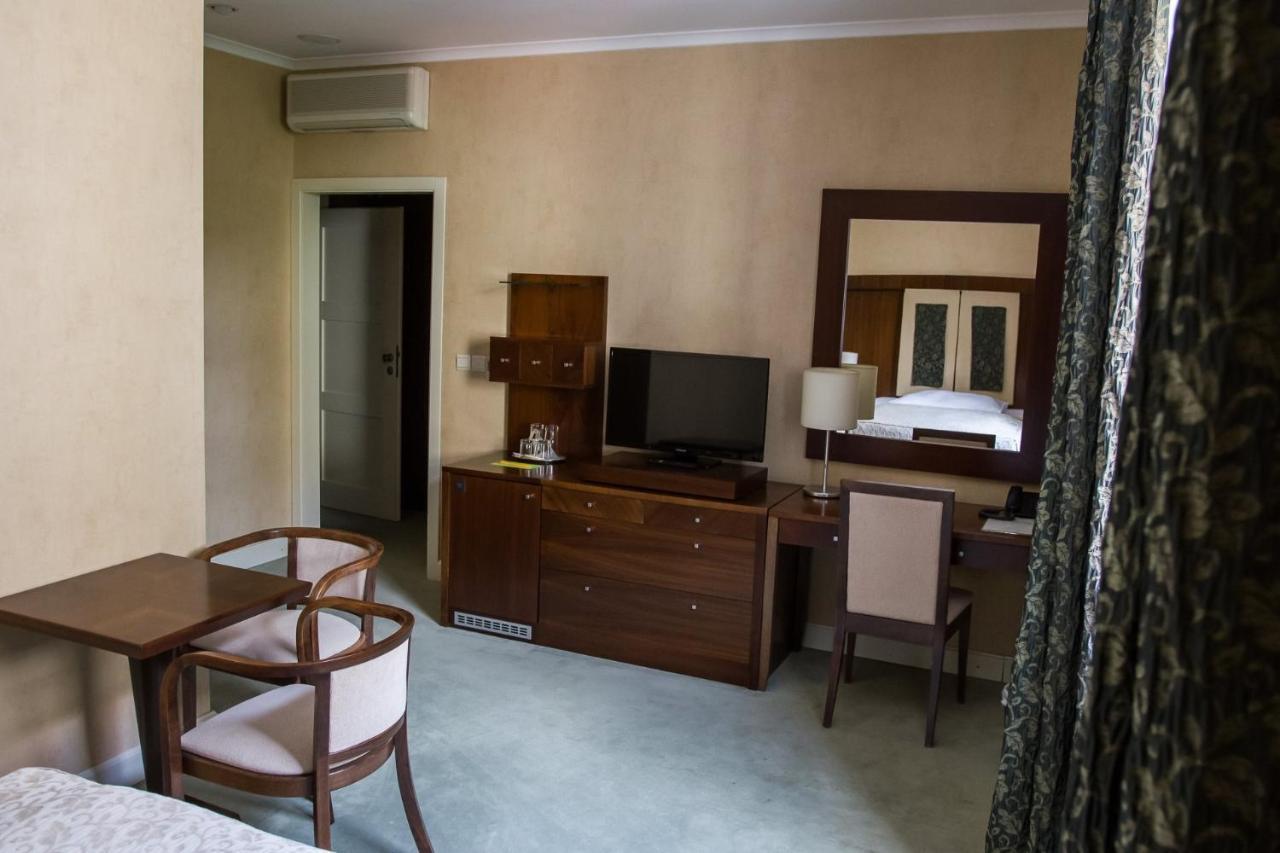 Hotel Pavla ピエシュチャニ エクステリア 写真